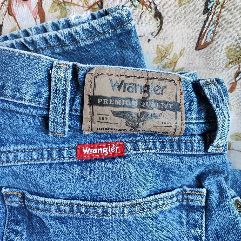 Wrangler Men's Denim Jeans 38 x 29 Work Pants Classic Rugged Style 100% Cotton